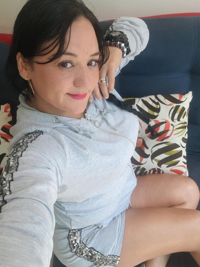 613466186: Chica busca chico en Pontevedra