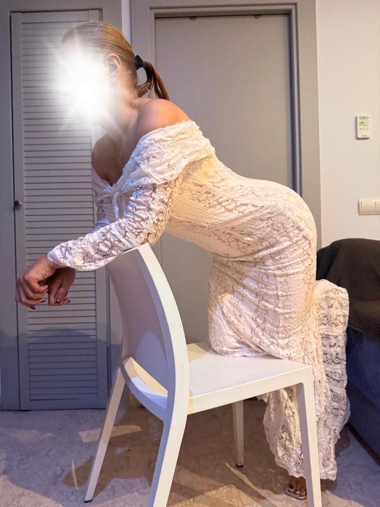 681814510: Chica busca chico en Sevilla