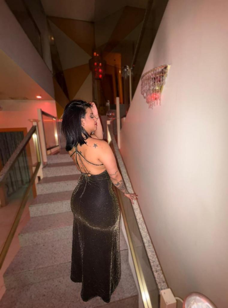 613742403: Chica busca chico en Barcelona