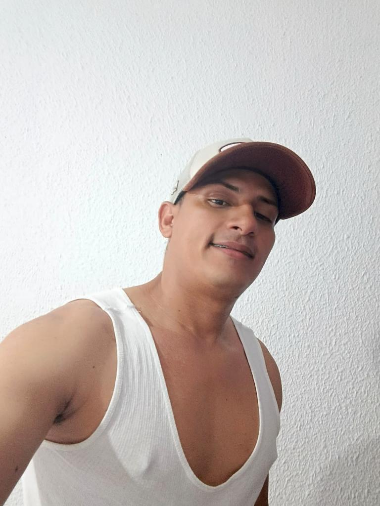 642432590: Chico busca chica en Sevilla