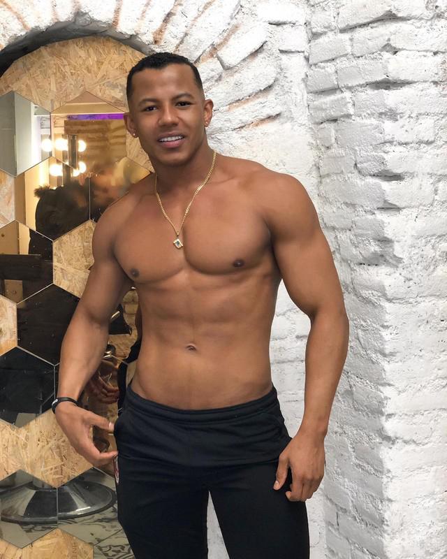 674966448: Chico busca chica en La Coruña