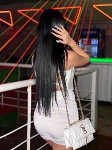 647637764: Chica busca chico en Málaga