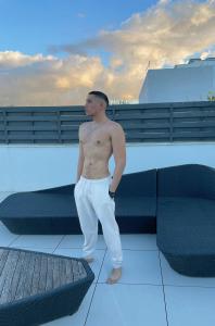 634140210: Chico busca chica en Madrid