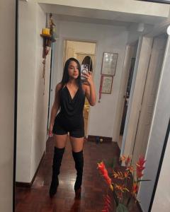 610765292: Chica busca chico en Sevilla
