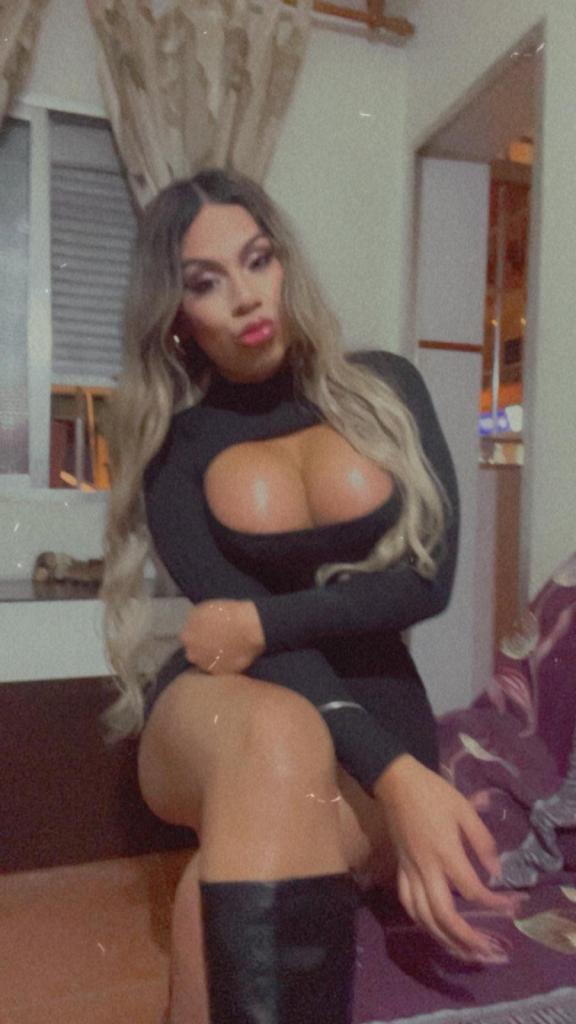 675122688: Transexual en Almería