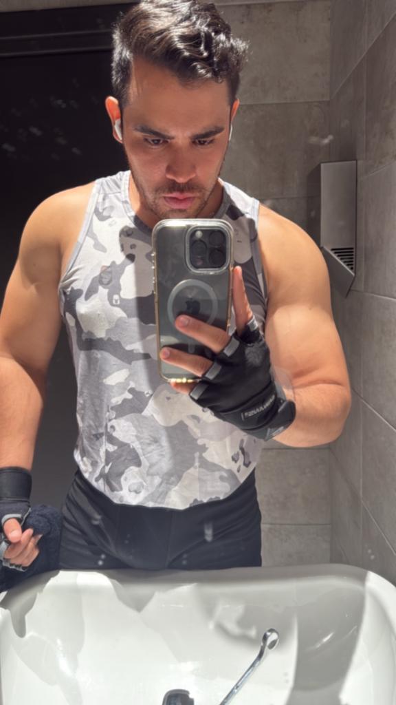 Chico busca chica en Granada: 