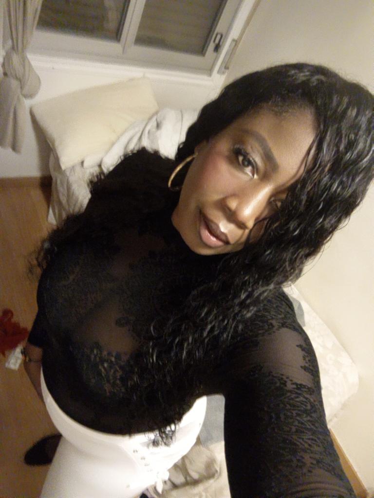 602672147: Chica busca chico en Huesca