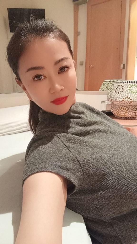 627092286: Chica busca chico en Barcelona