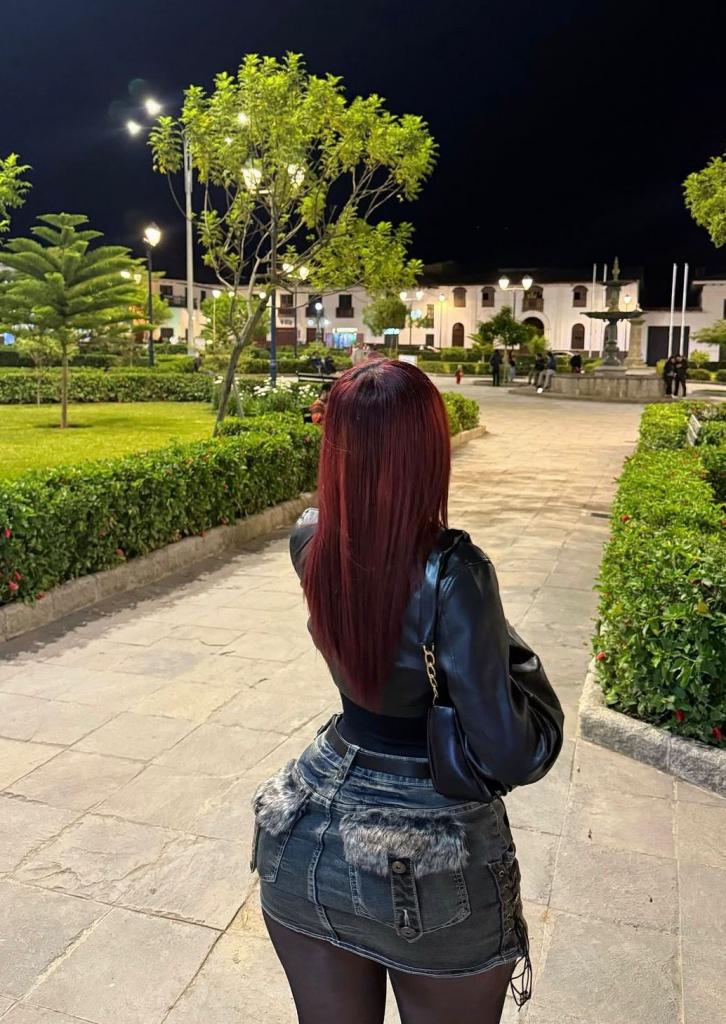 647297745: Chica busca chico en Valencia