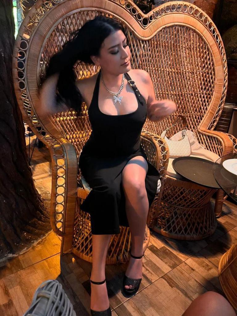 647781560: Chica busca chico en Barcelona