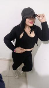 667037085: Chica busca chico en Sevilla