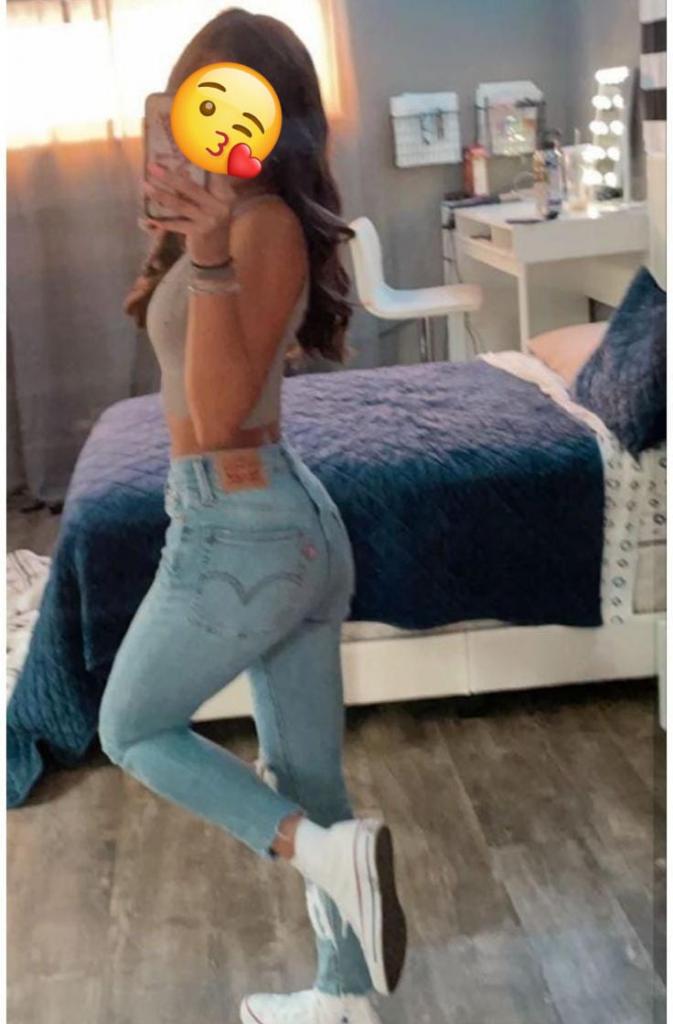 660688886: Chica busca chico en La Coruña