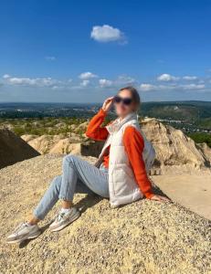 605076407: Chica busca chico en Málaga