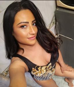 643682877: Transexual en León