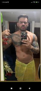 695317378: Chico busca chica en Barcelona