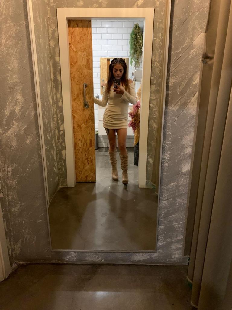 613853461: Chica busca chico en Barcelona