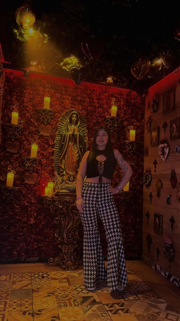 Chica busca chico en Granada: 