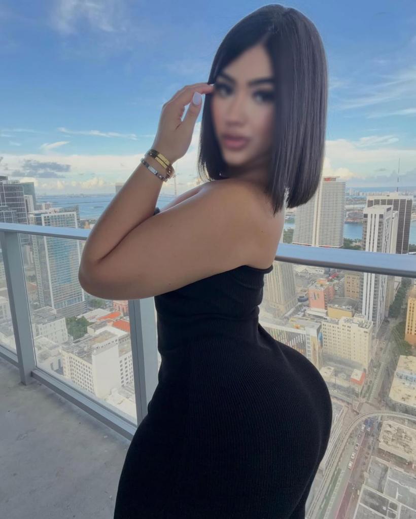 612283594: Chica busca chico en Sevilla