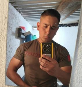 606308500: Chico busca chica en La Coruña