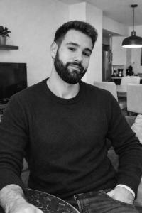 687349232: Chico busca chica en Valencia