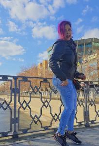 624803618: Chica busca chico en Sevilla