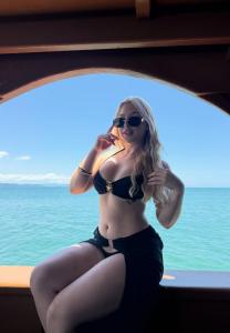 654694459: Chica busca chico en Murcia