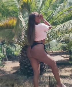 670318245: Chica busca chico en Cádiz