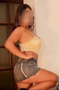 631056225: Chica busca chico en Barcelona