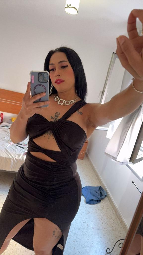 647275328: Transexual en La Coruña