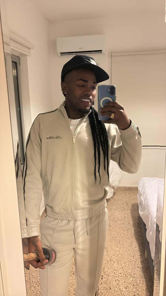 Chico busca chica en Barcelona: 