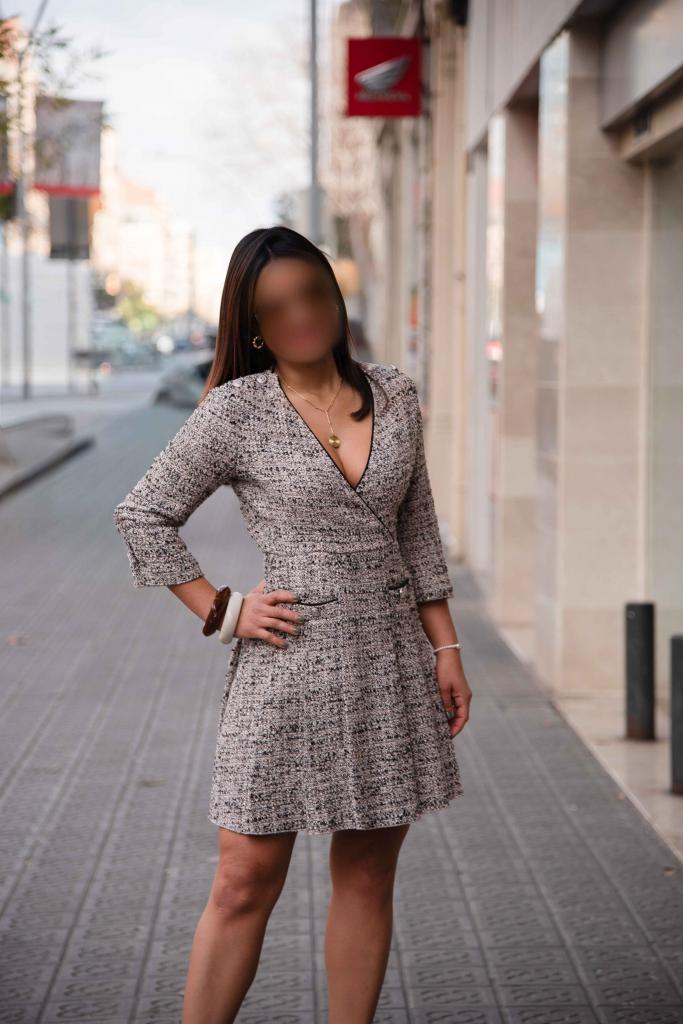 689654439: Chica busca chico en Barcelona