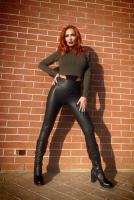 633961149: Chica busca chico en Sevilla