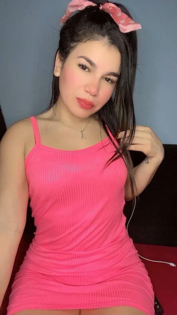 624180669: Chica busca chico en Sevilla