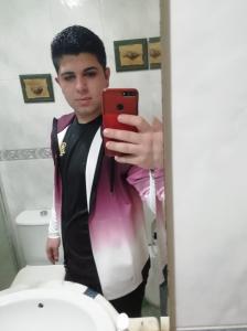 631341789: Chico busca chica en Lugo