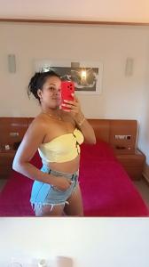 604113086: Chica busca chico en Málaga