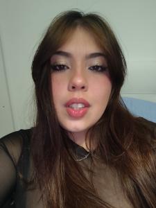 667689085: Chica busca chico en Barcelona