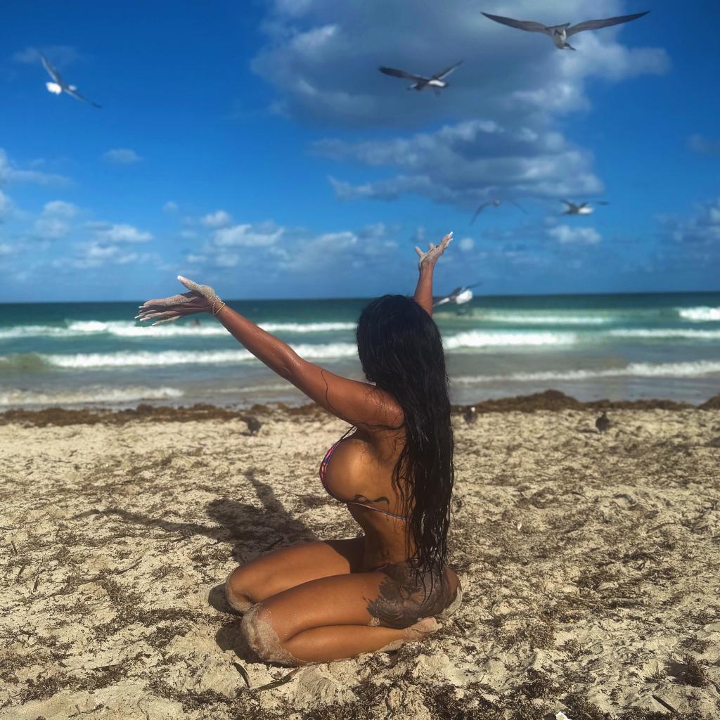 617560384: Chica busca chico en Málaga