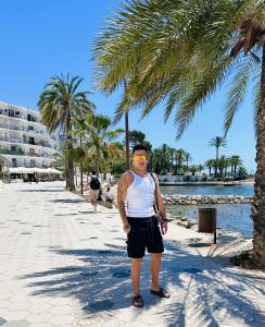 Chico busca chica en Las Palmas: 