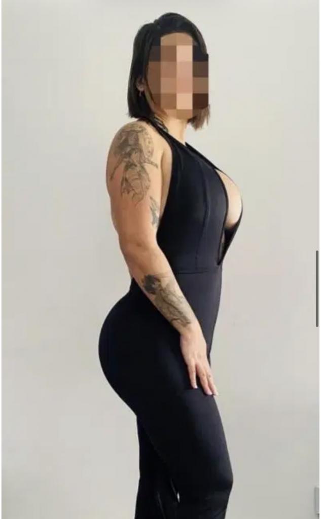 697624169: Chica busca chico en Málaga