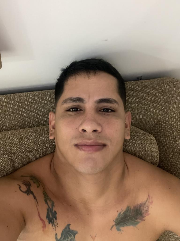 613637662: Chico busca chica en Murcia