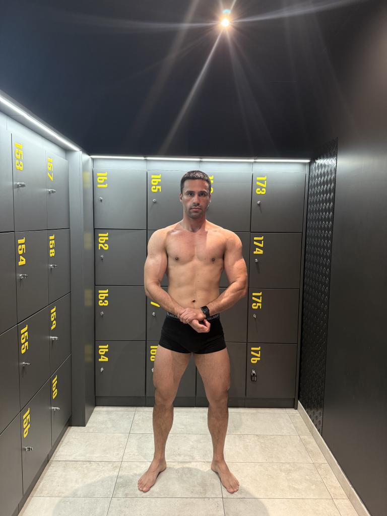 613875975: Chico busca chica en Alicante