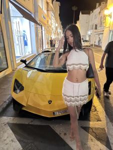 647277253: Chica busca chico en Málaga