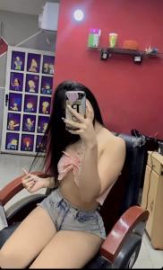 647637764: Chica busca chico en Málaga