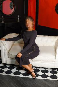 674485602: Chica busca chico en Barcelona