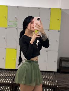 643876585: Chica busca chico en La Coruña