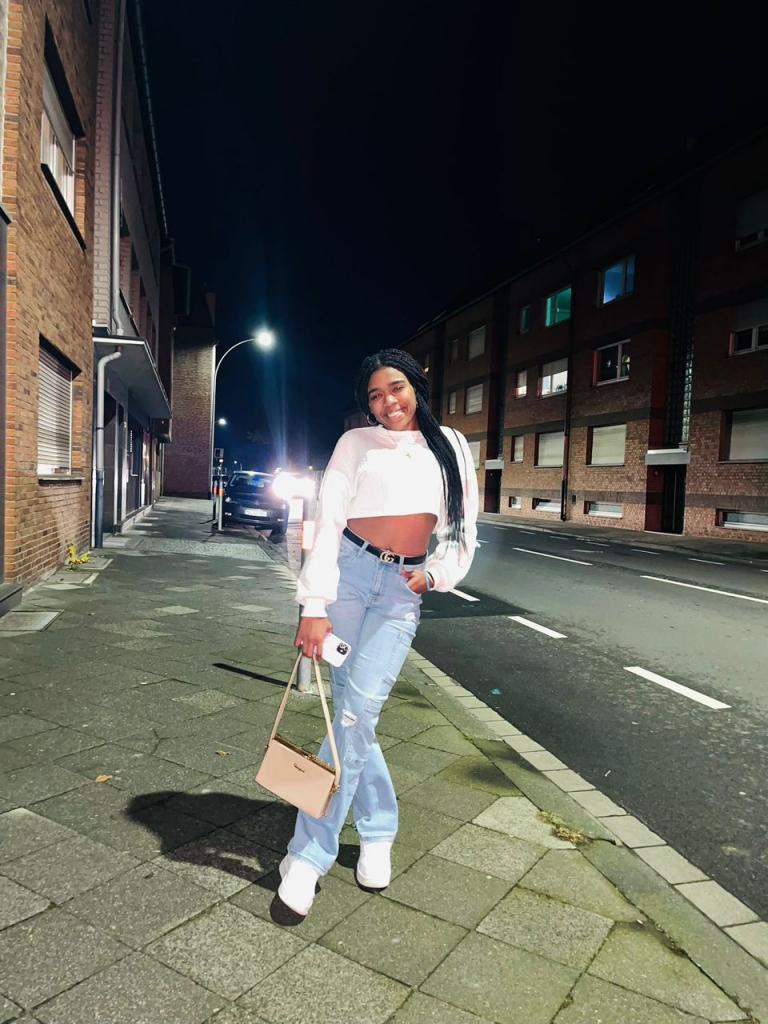 Chica busca chico en Tenerife: 