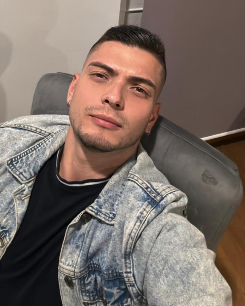 Chico busca chica en Asturias: 