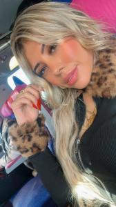 607656454: Chica busca chico en Granada