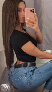 632240165: Chica busca chico en Sevilla