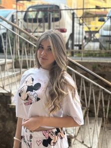 663818203: Chica busca chico en Barcelona